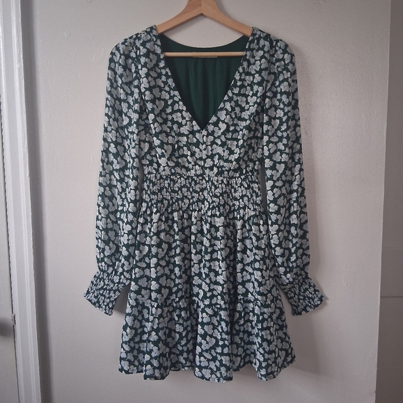 Abercrombie & Fitch Dresses & Skirts - Abercrombie & Fitch Green Floral Dress